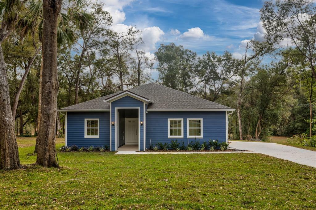 Property Photo:  31022 Lochmore Cir  FL 32776 