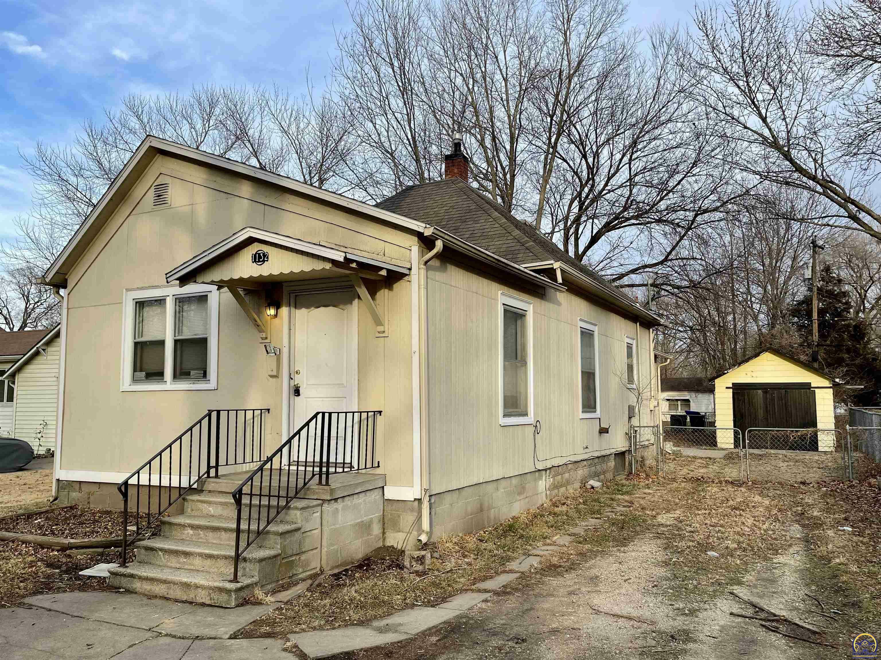 Property Photo:  1132 NE Wabash Ave  KS 66616 