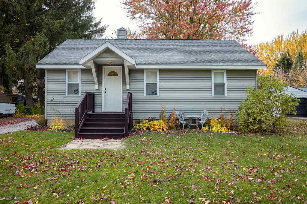 Property Photo:  305 N Seventh  MI 48618 