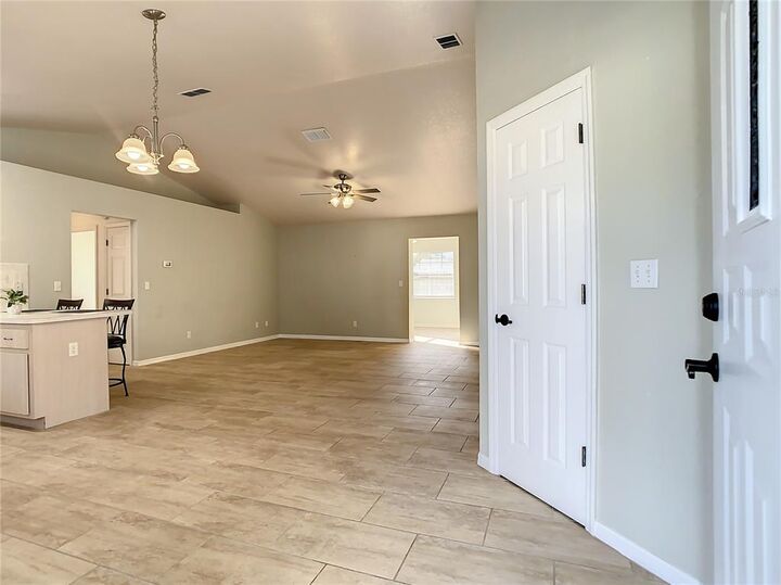 Property Photo:  5304 SE 105th Place  FL 34420 