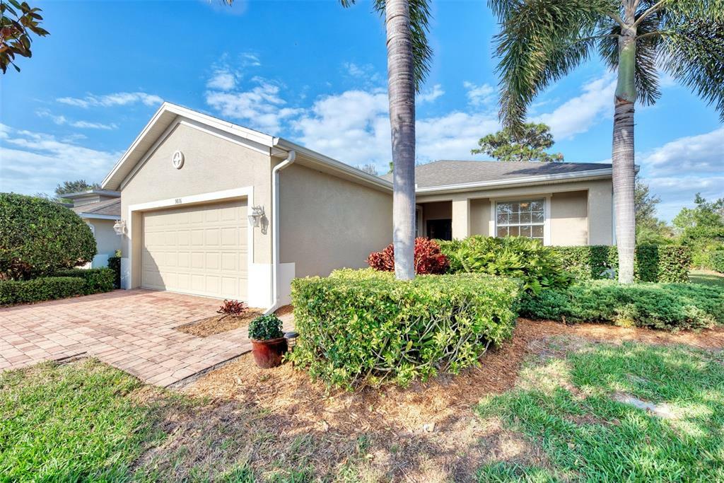 Property Photo: 9076 Coachman Drive FL 34293