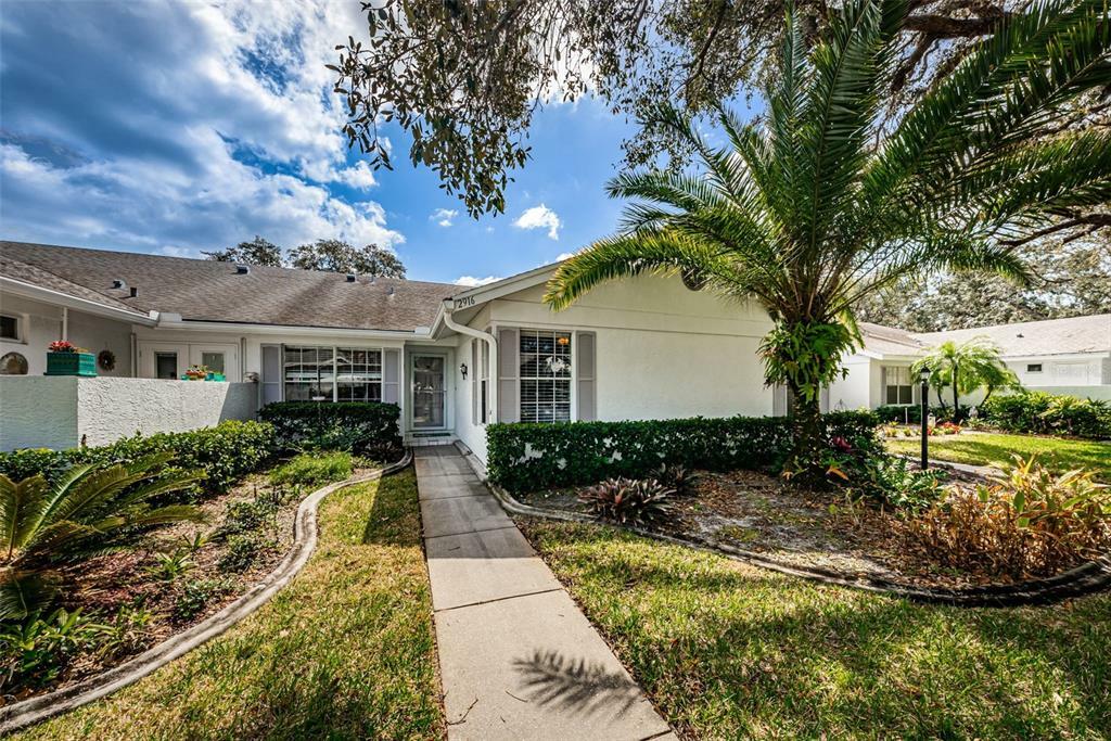 Property Photo:  2916 Featherstone Drive 2916  FL 34691 