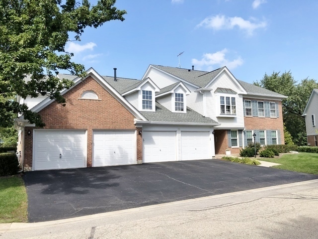 Property Photo: 816 Butternut Lane C IL 60056