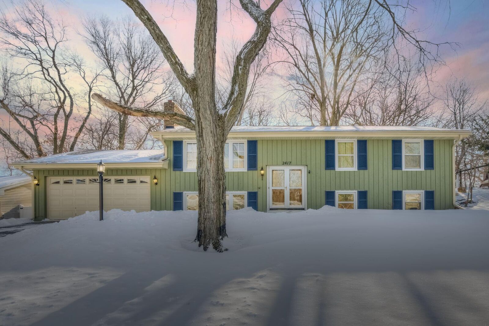 Property Photo:  2417 Queens Drive  MN 55125 