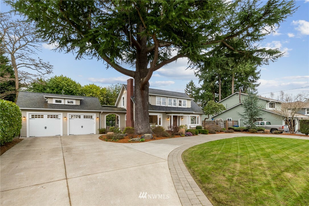 Property Photo: 15238 22nd Avenue SW WA 98166