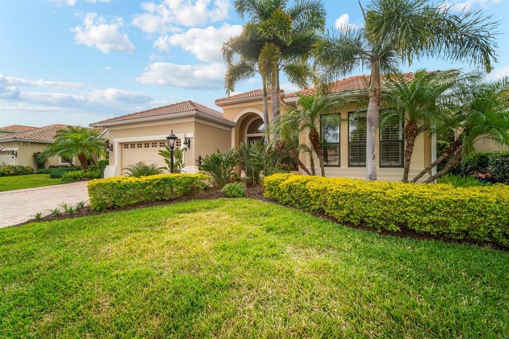 Property Photo:  7238 Lake Forest Glen  FL 34202 