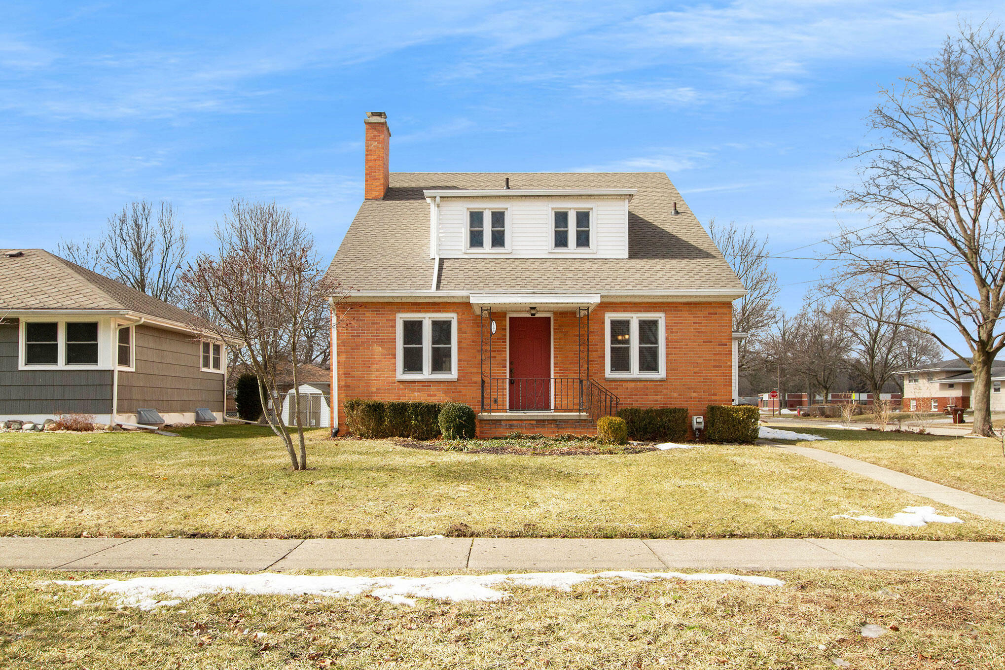 Property Photo: 1200 S Bowen Street MI 49203