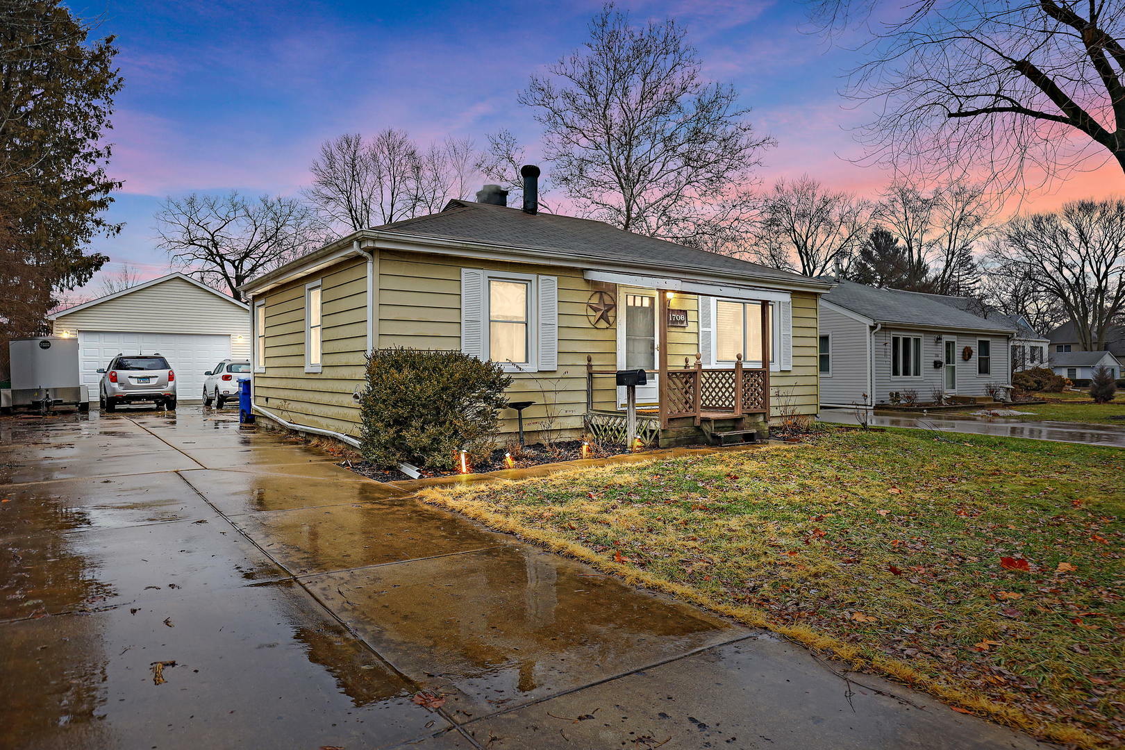 Property Photo:  1706 Burlington Avenue  IL 60532 