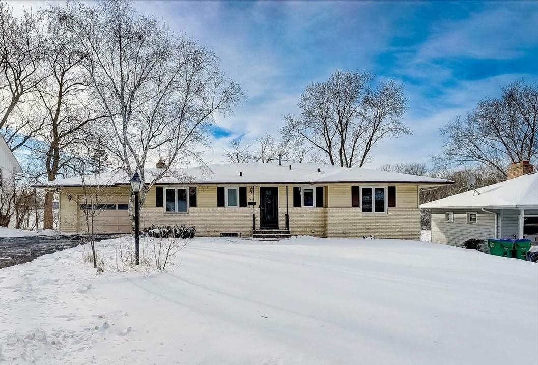 Property Photo:  2460 Gettysburg Avenue S  MN 55426 