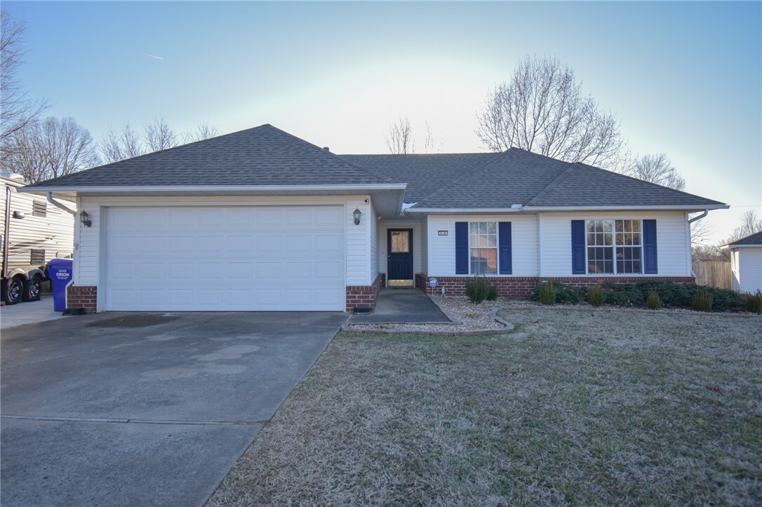 Property Photo:  516 Dickson Street  AR 72745 