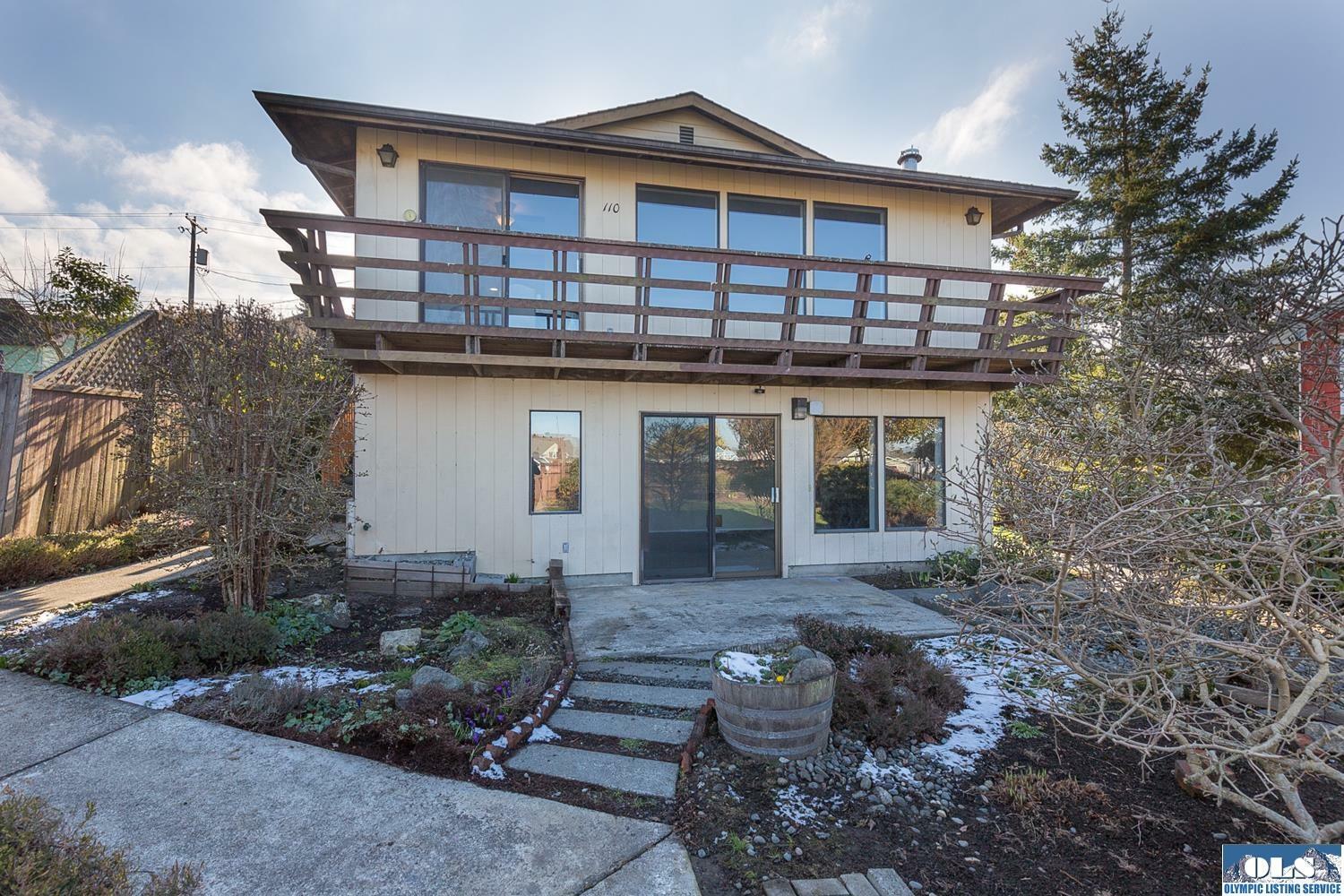 Property Photo: 110 W 13th Street WA 98362