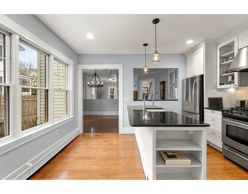 Property Photo:  4 Summer St 4  MA 01810 