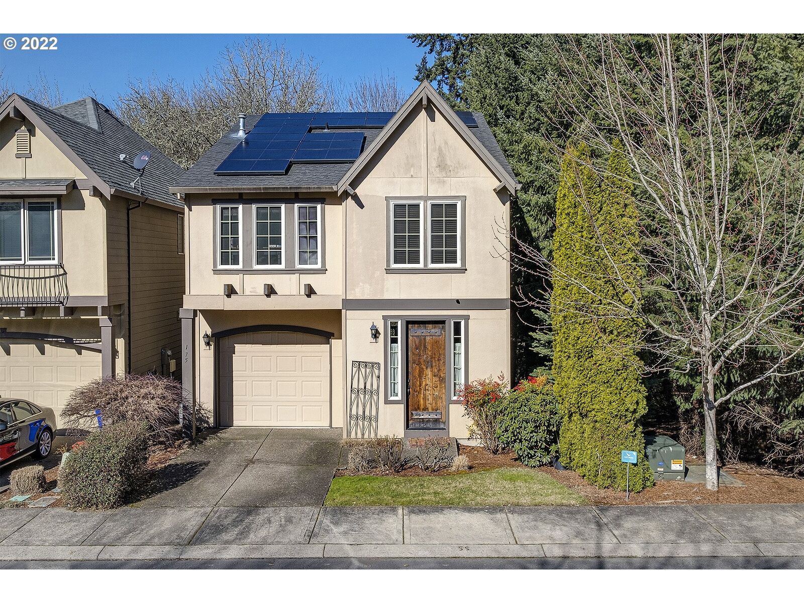 Property Photo:  175 NE Stonebriar Ln  OR 97124 