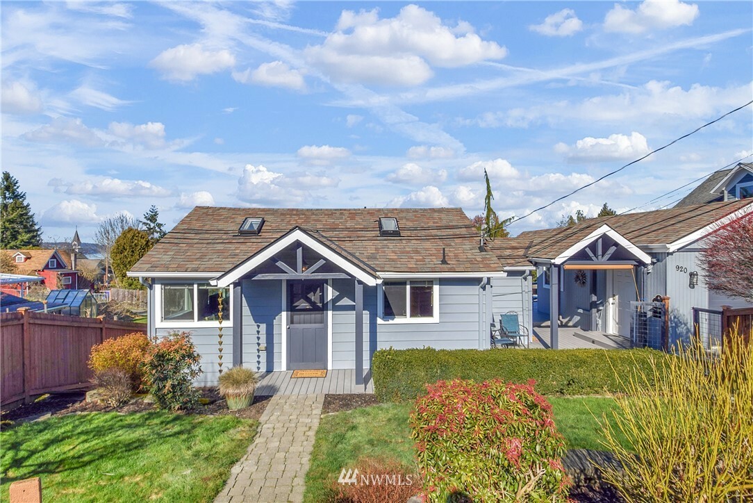 Property Photo: 920 5th Street WA 98275