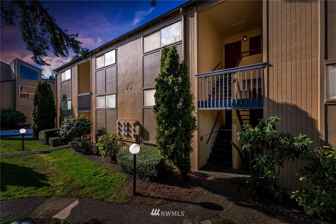 Property Photo: 31003 14th Avenue S C7 WA 98003