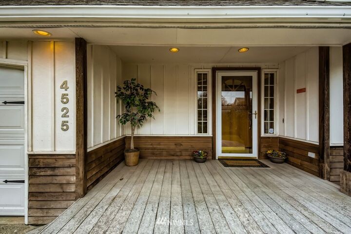 Property Photo: 4525 82nd Avenue Ct W WA 98466