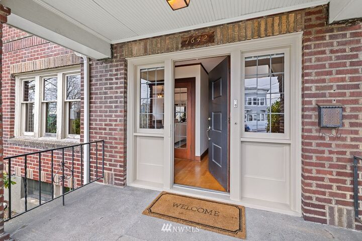 Property Photo: 1642 S Weller Street WA 98144