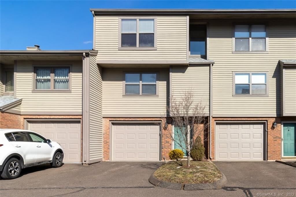 Property Photo: 242 Metacomet Drive 242 CT 06450