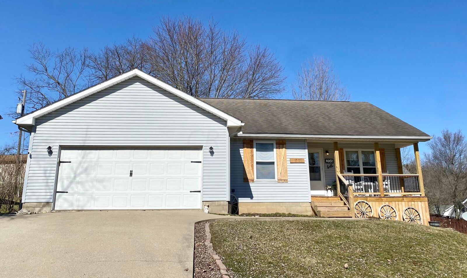 Property Photo:  206 Fancy Street  OH 43783 