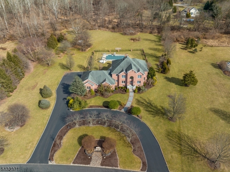 Property Photo: 8 Stone Barn Rd NJ 08867