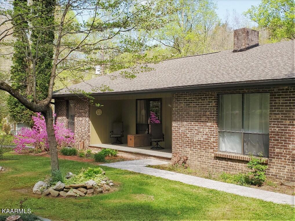 Property Photo: 4533 E Scenic Drive TN 37738