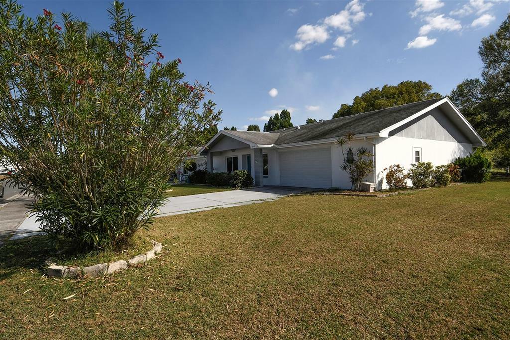 Property Photo: 1628 Costa Street FL 33573