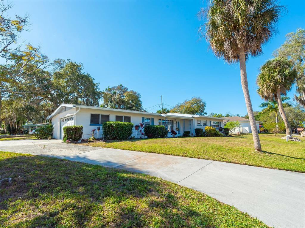 Property Photo:  2130 Michele Drive  FL 34231 