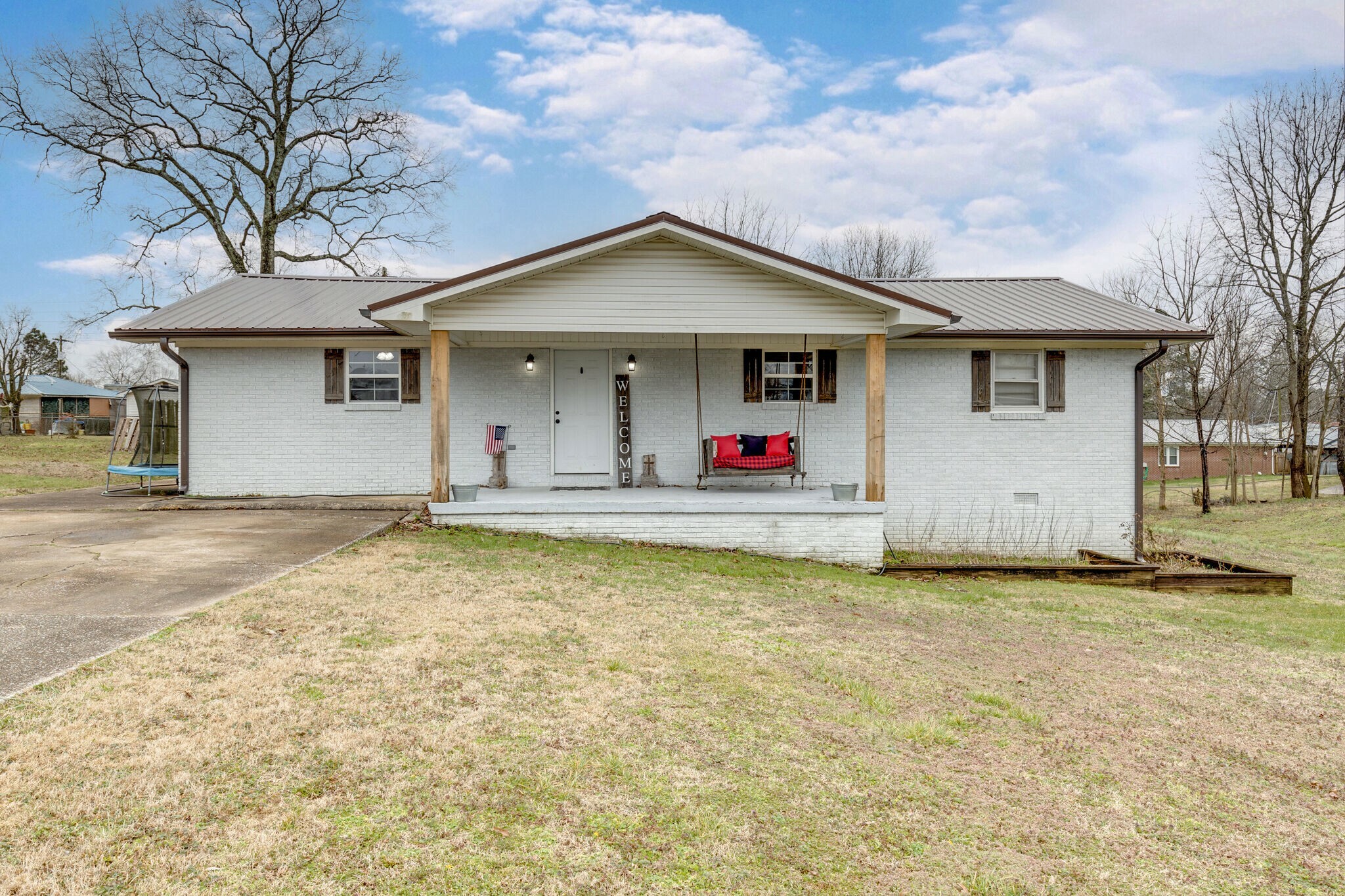 Property Photo:  100 E Daniel St  TN 38450 