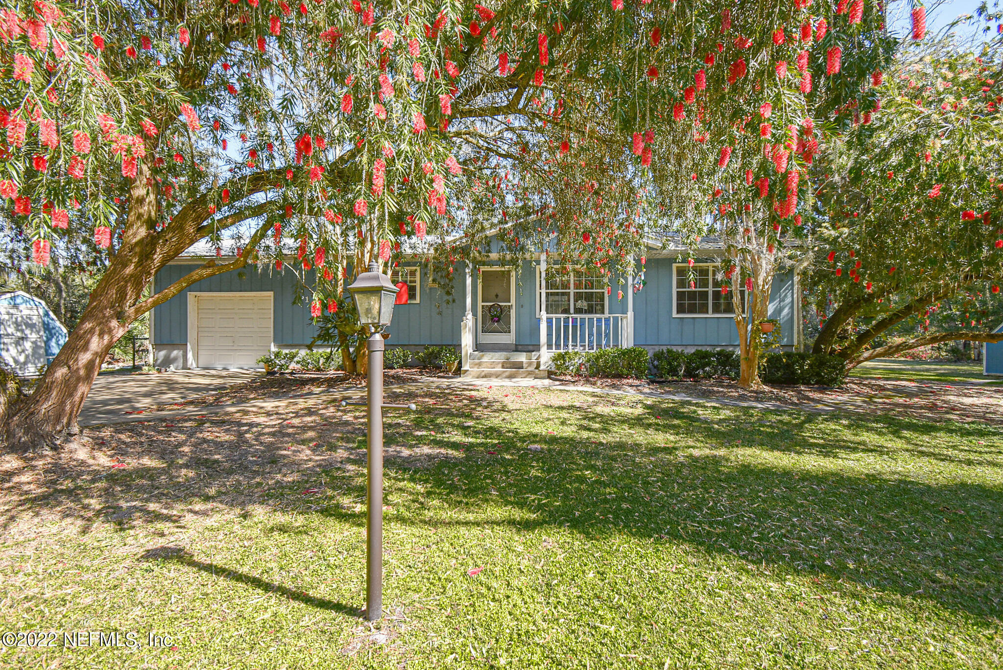 Property Photo:  108 W Grandview Drive  FL 32131 