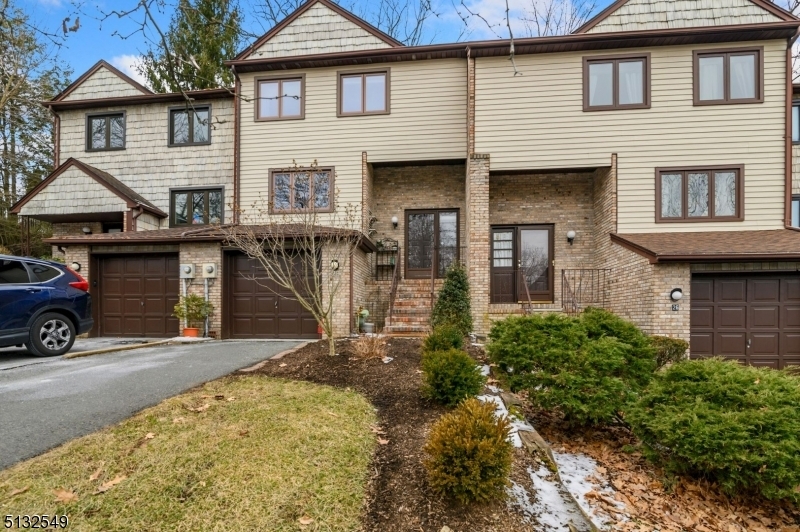 28 Valley Forge Ln  Parsippany-Troy Hills Twp. NJ 07950 photo