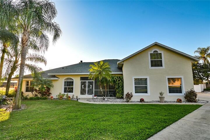 Property Photo:  11315 Summerwind Court  FL 34711 