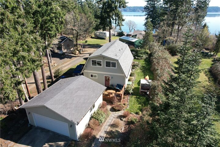 Property Photo:  261 E Treasure Island Drive  WA 98524 