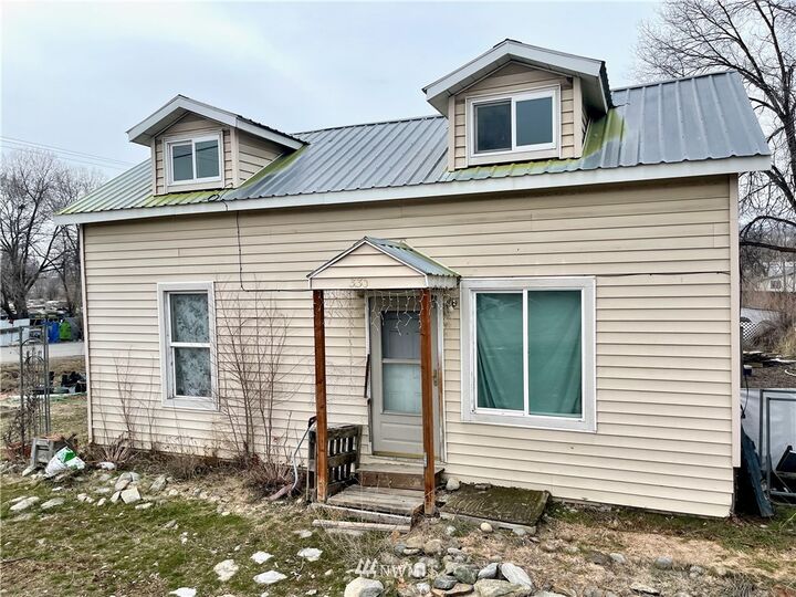 330 Edmonds Street  Omak WA 98841 photo