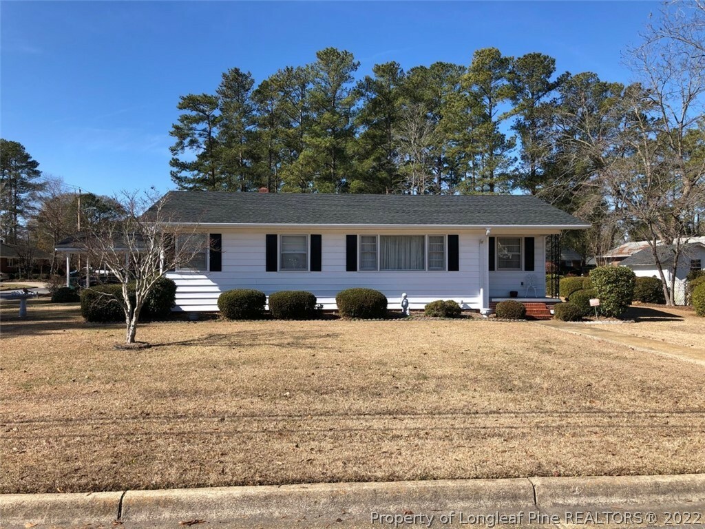 Property Photo: 1901 N Rowland Avenue N NC 28358