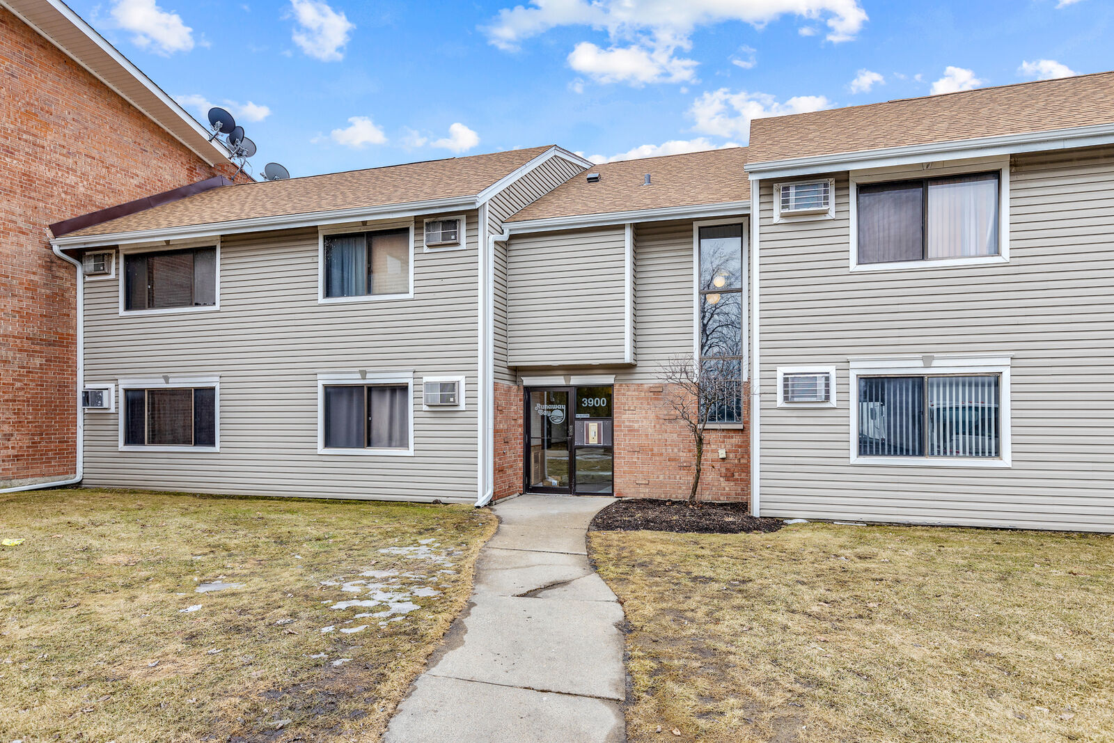 Property Photo: 3900 Bayside Drive 5 IL 60074
