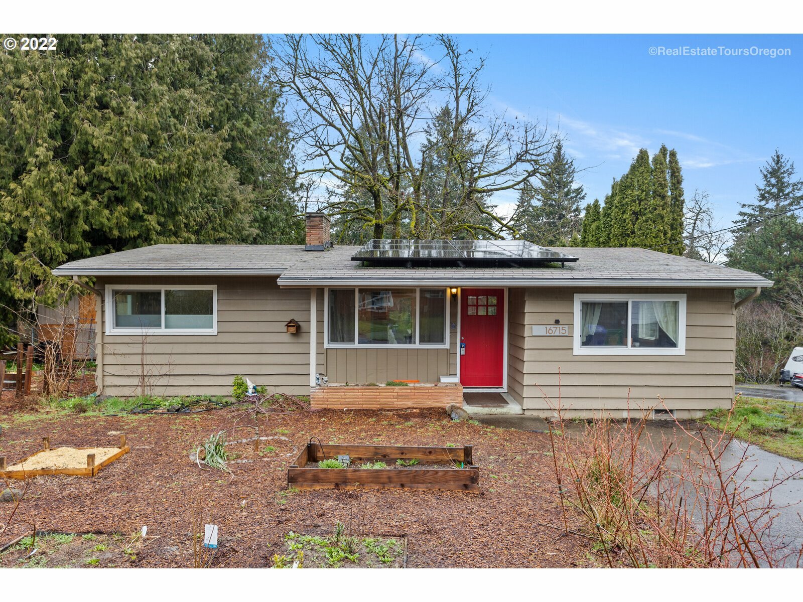 16715 NE Hassalo St  Portland OR 97230 photo