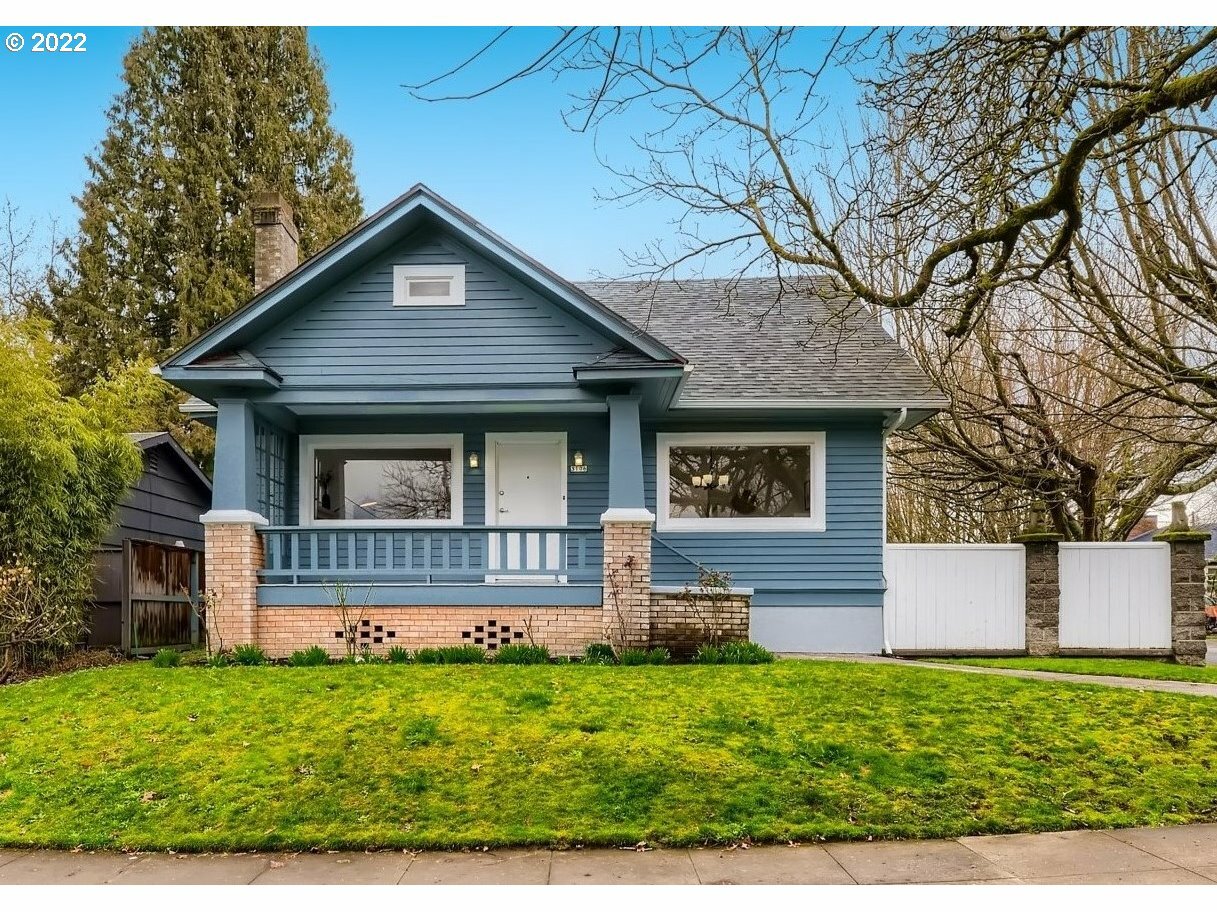 Property Photo: 3106 NE 7th Ave OR 97212