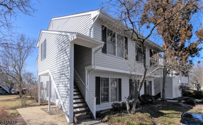 Property Photo:  150 Mockingbird Court  NJ 08887 