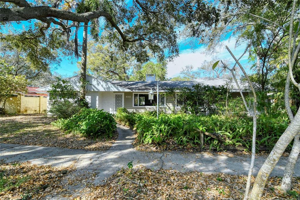 Property Photo:  5311 Winchester Drive  FL 34234 