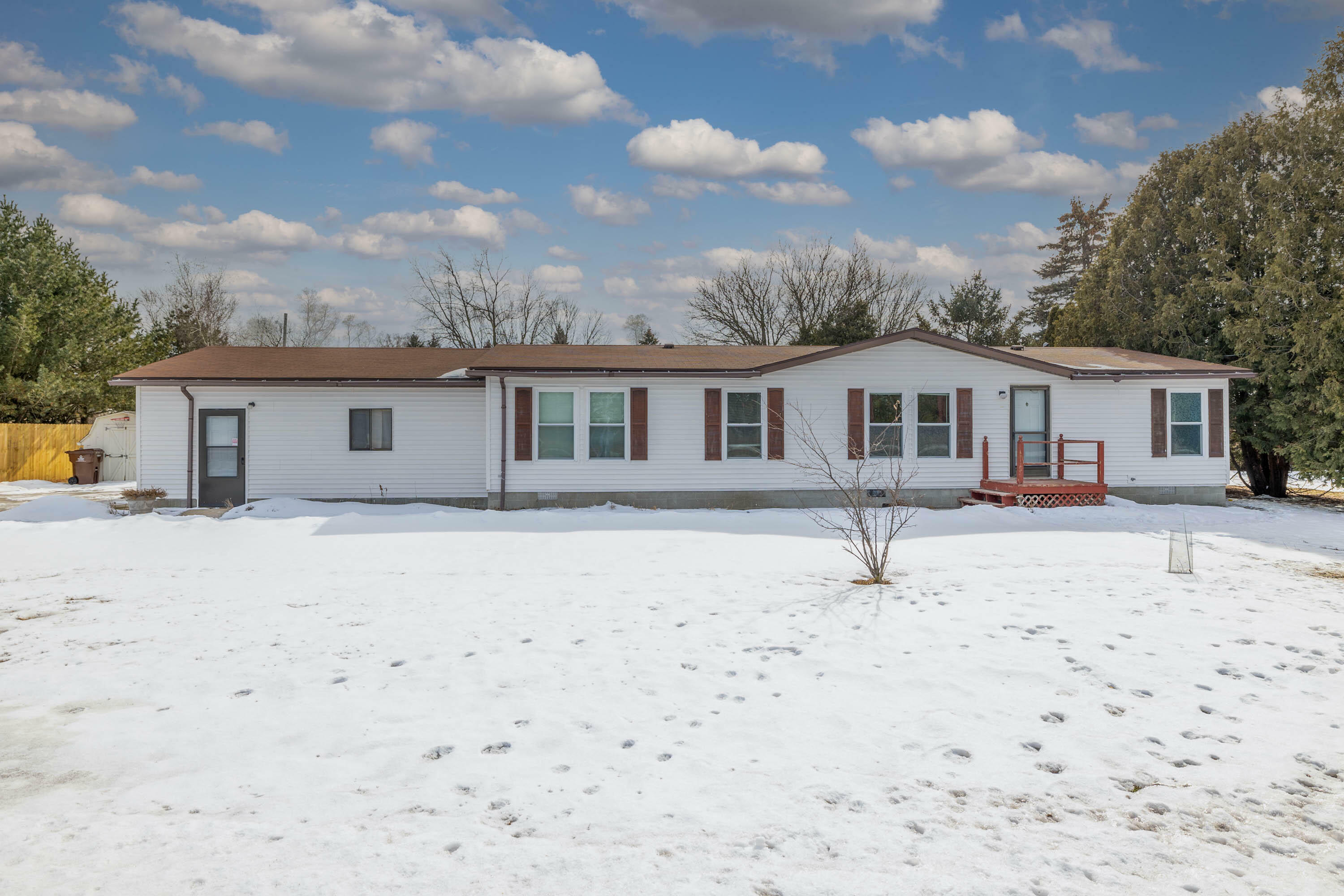 Property Photo:  20889 Ross Parkway  MI 49307 