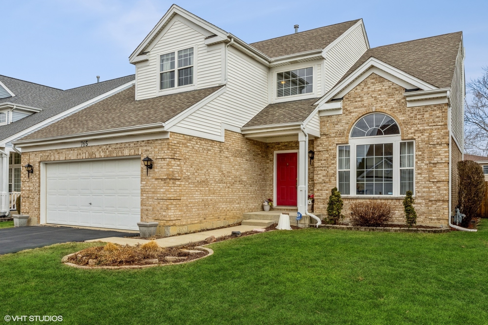Property Photo:  765 Citadel Court  IL 60016 