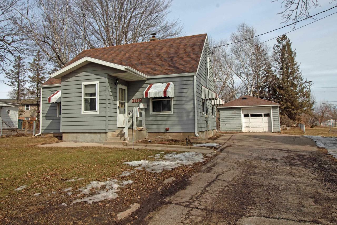 Property Photo:  308 Badger Dr  WI 53913 