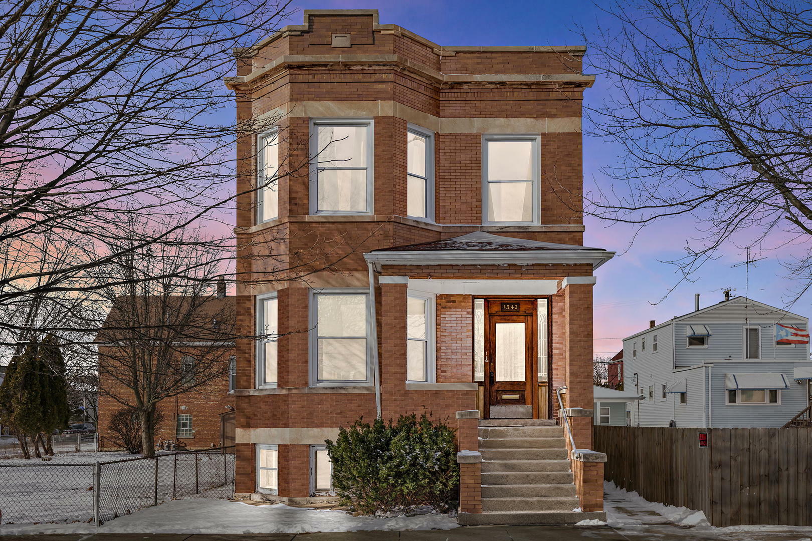 Property Photo:  1342 Scoville Avenue  IL 60402 