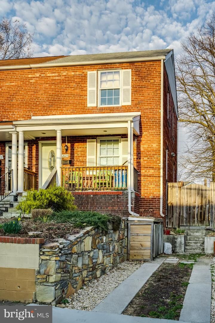 2025 S Oakland Street  Arlington VA 22204 photo