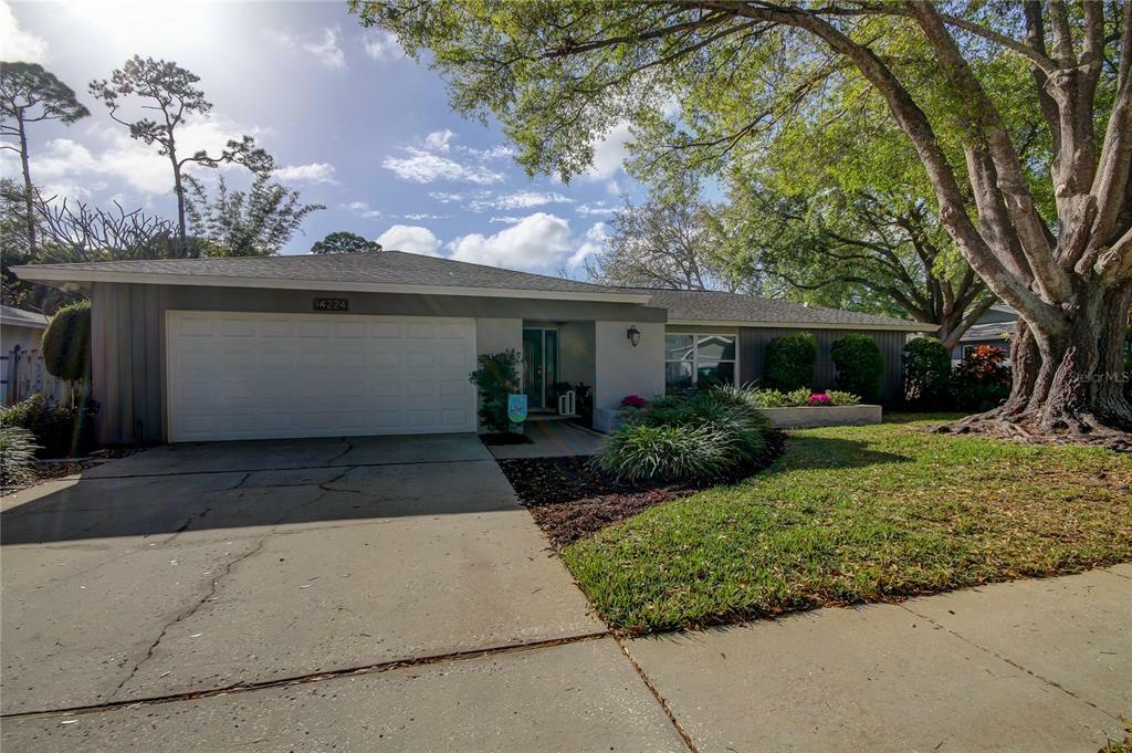 Property Photo:  14224 Shearwater Court  FL 33762 