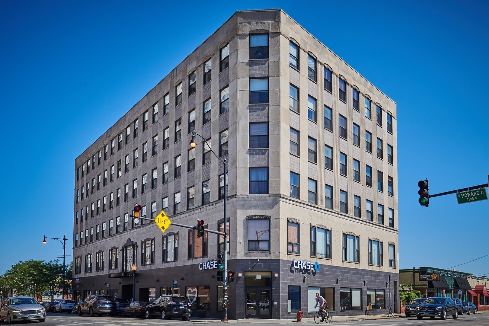 Property Photo: 1791 W Howard Street 503 IL 60626