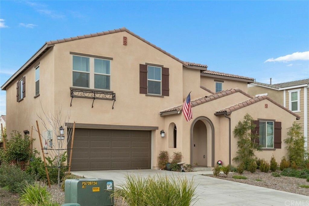 Property Photo:  27533 Grand Teton Court  CA 92585 