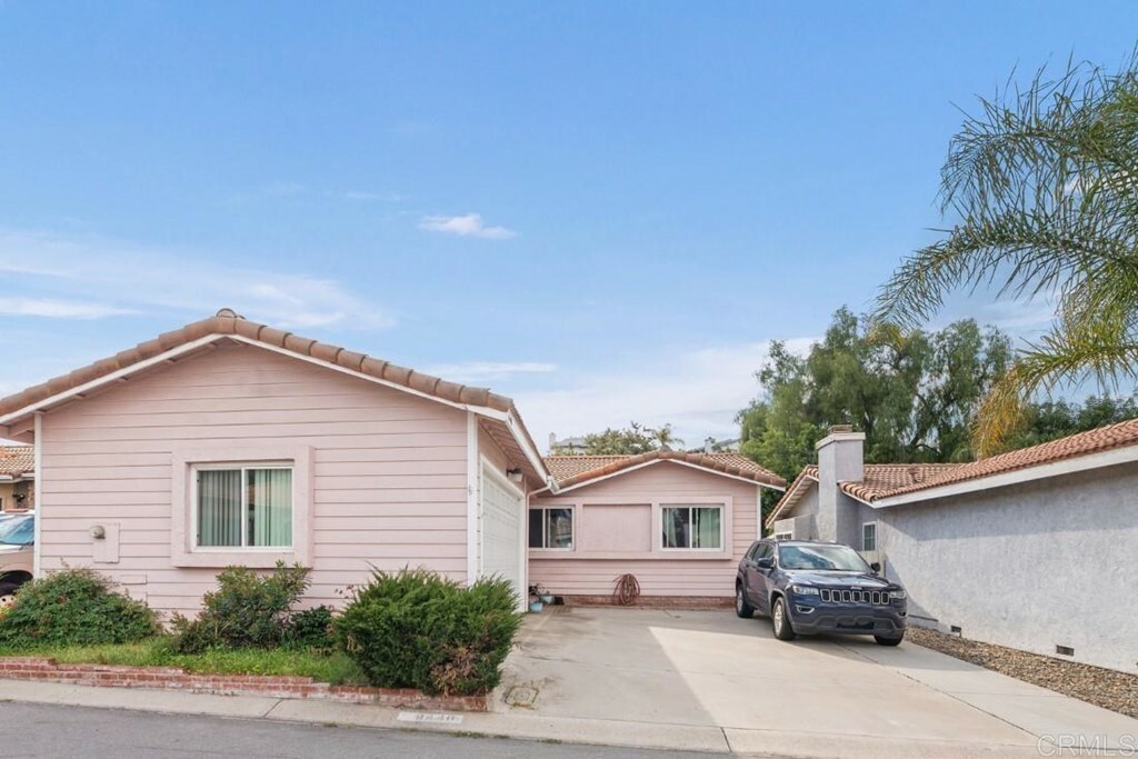 Property Photo:  8440 Sleepy Way  CA 92021 