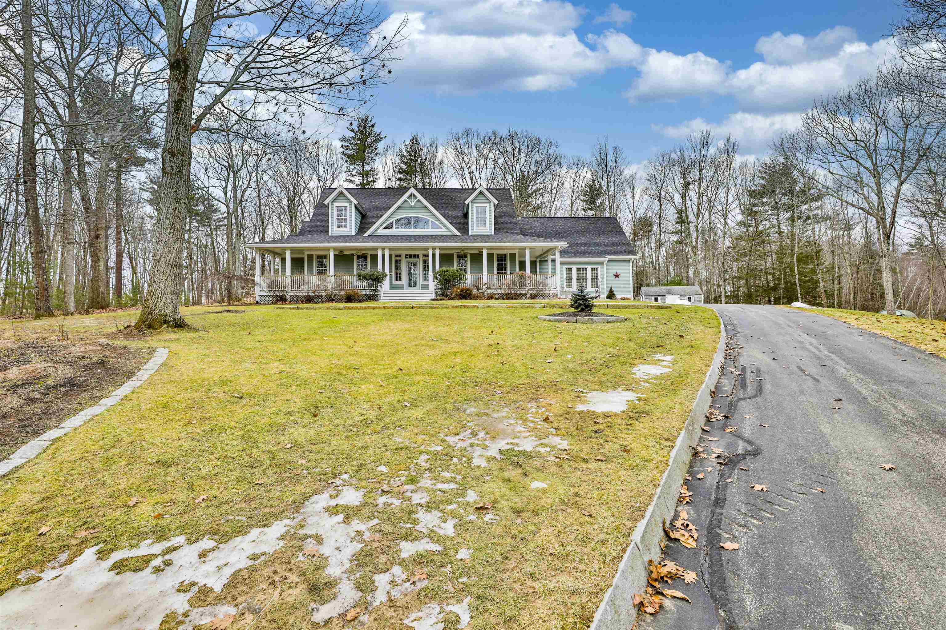 Property Photo:  18 Ray Emma Drive  NH 03042 