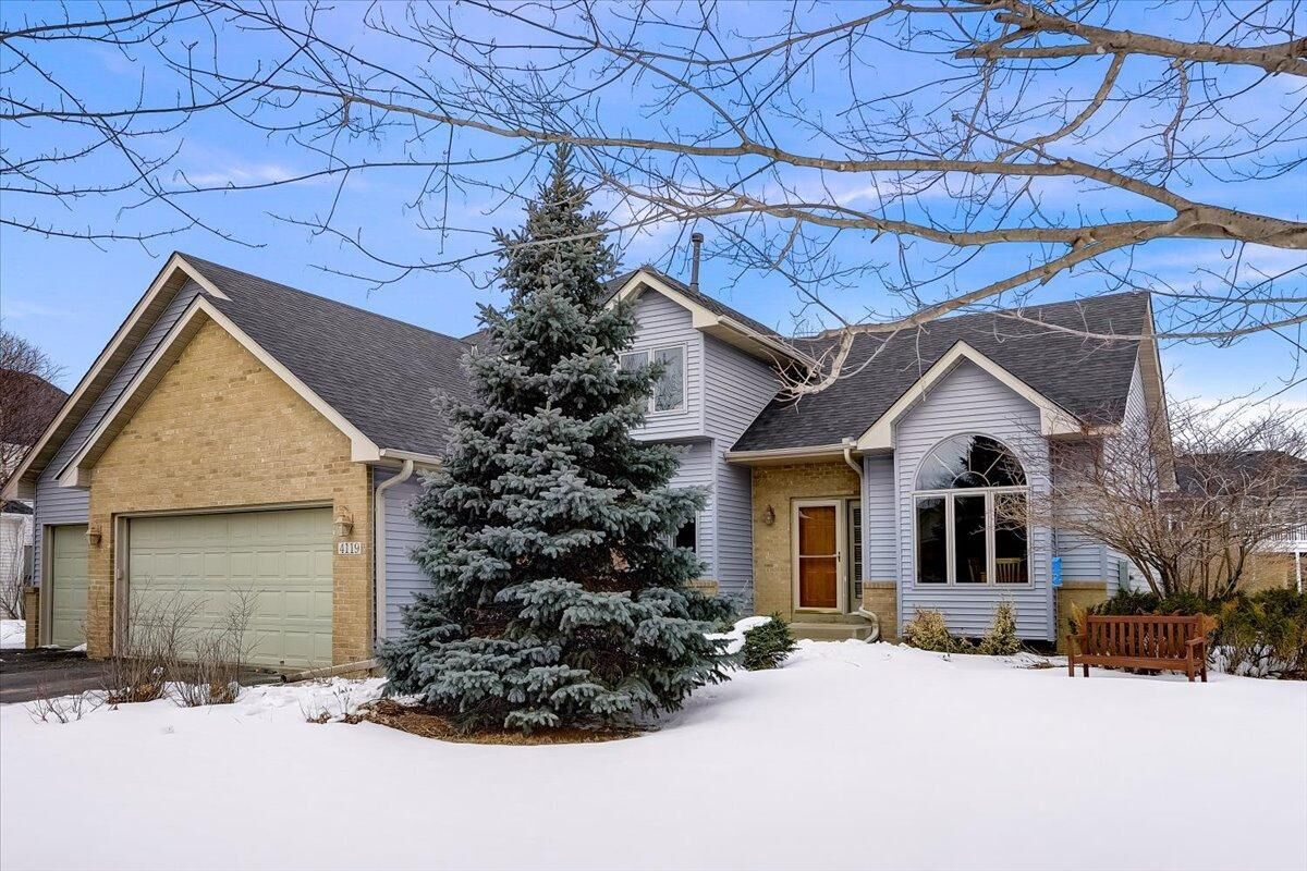 Property Photo:  4119 Red Oak Lane  MN 55331 